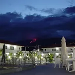 King's House 4*