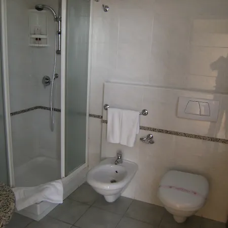 King's House Hotel 4*