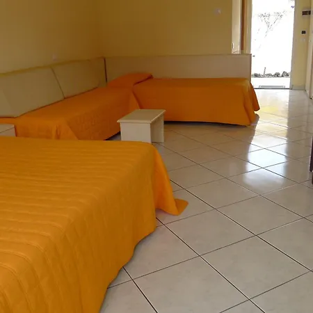King's House 4* Mascali