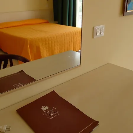 King's House 4*